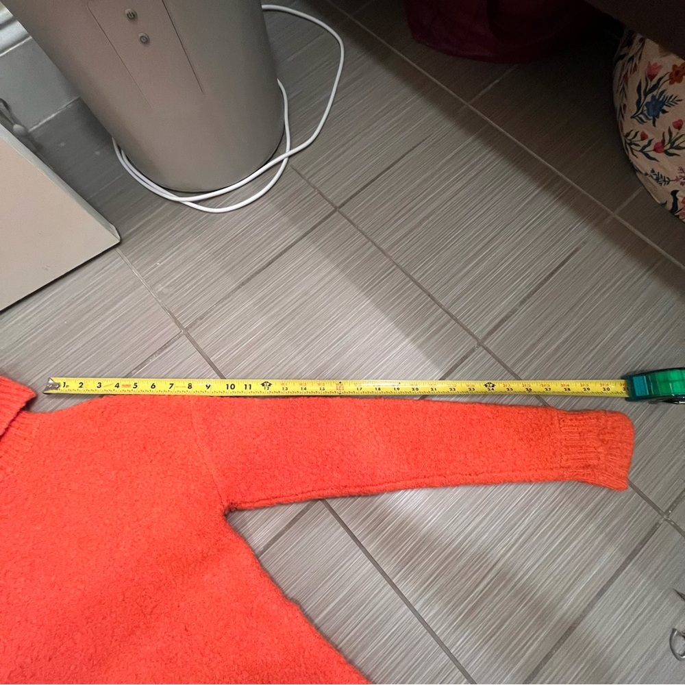 Sweaty Betty Orange Boucle Side Zip Turtleneck
Sweater - Picture 14 of 15